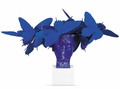 Manolo Valdés, Escultura de Vidrio Azul con Tocado en Aluminio de Mariposas con Resina Azul, 2022
