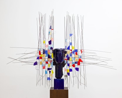 Manolo Valdés, Cabeza azul con resina roja, 2018